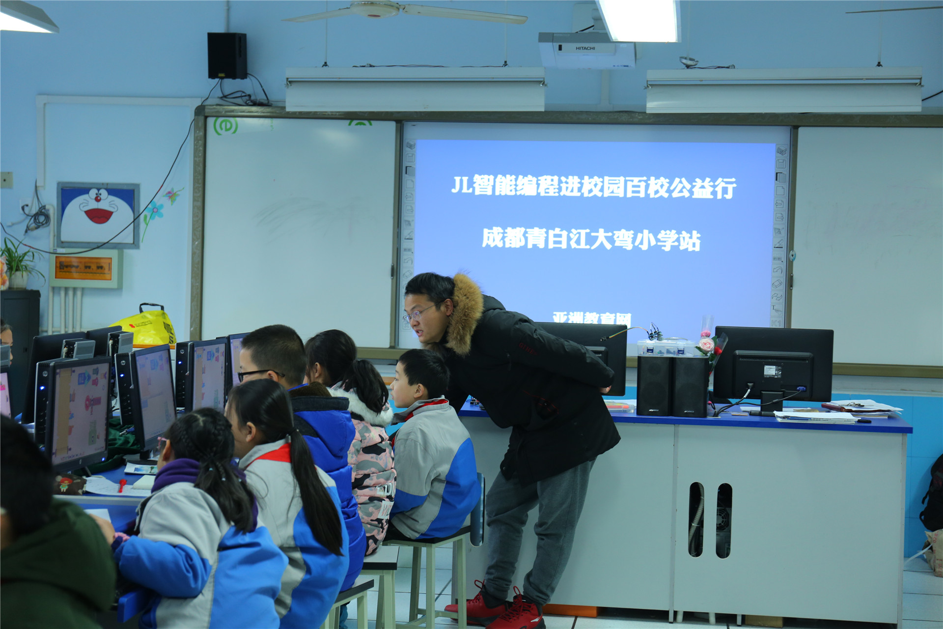2019-3-1大弯小学开展JL智能编程进校园百校公益行活动 (17).JPG