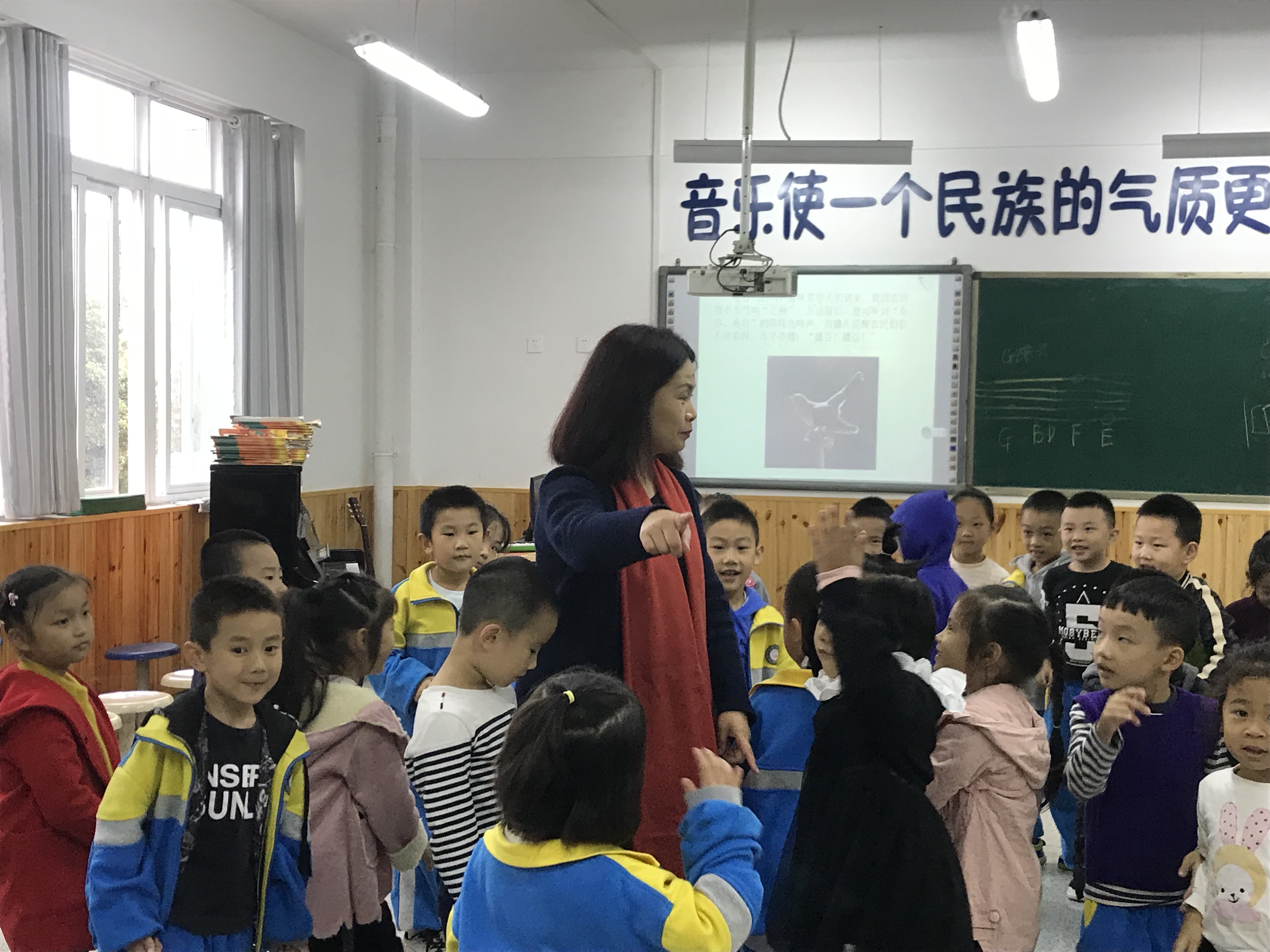 大弯小学音乐组开展新体系培训 (3).JPG