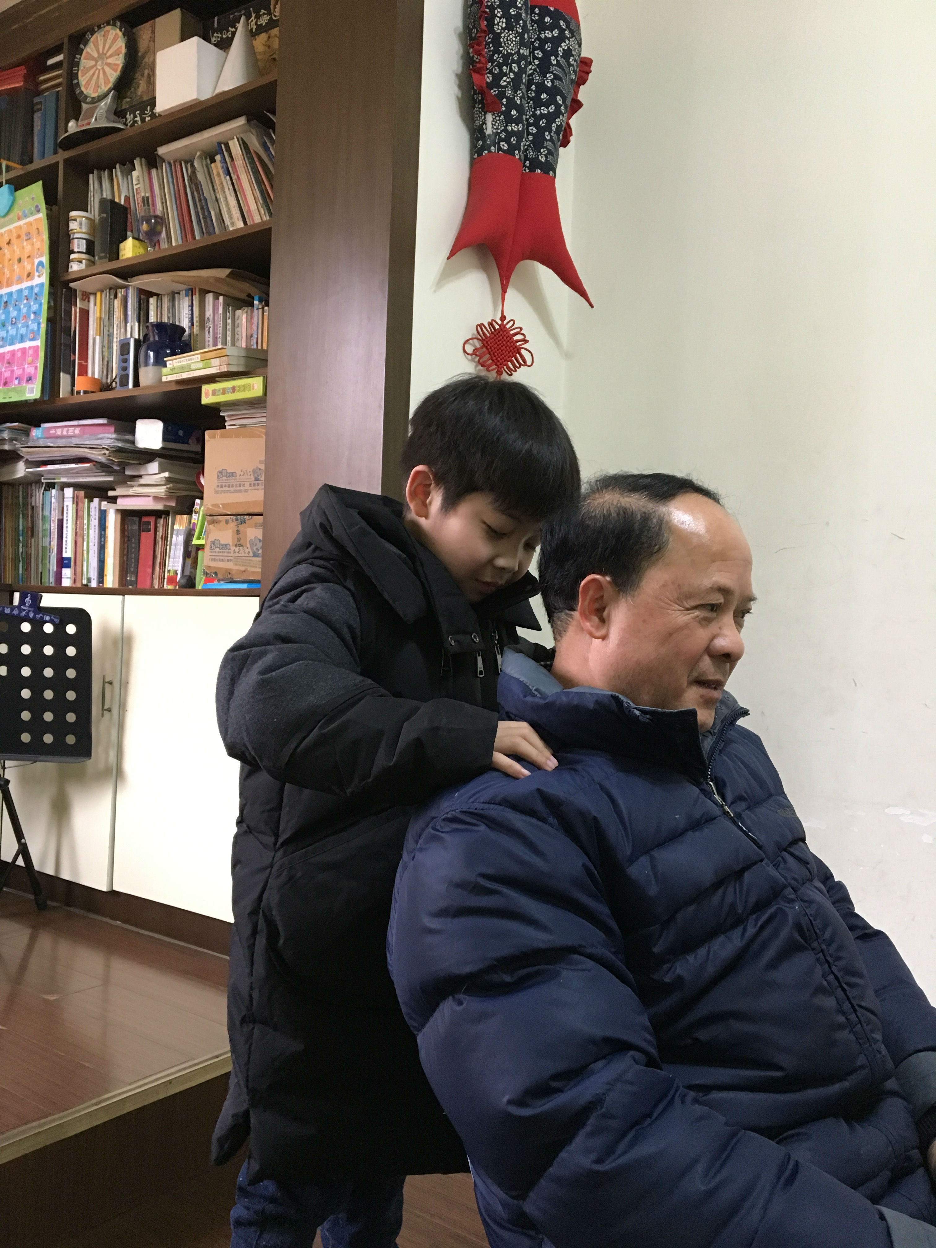 大弯小学杨果最美家庭3.JPG