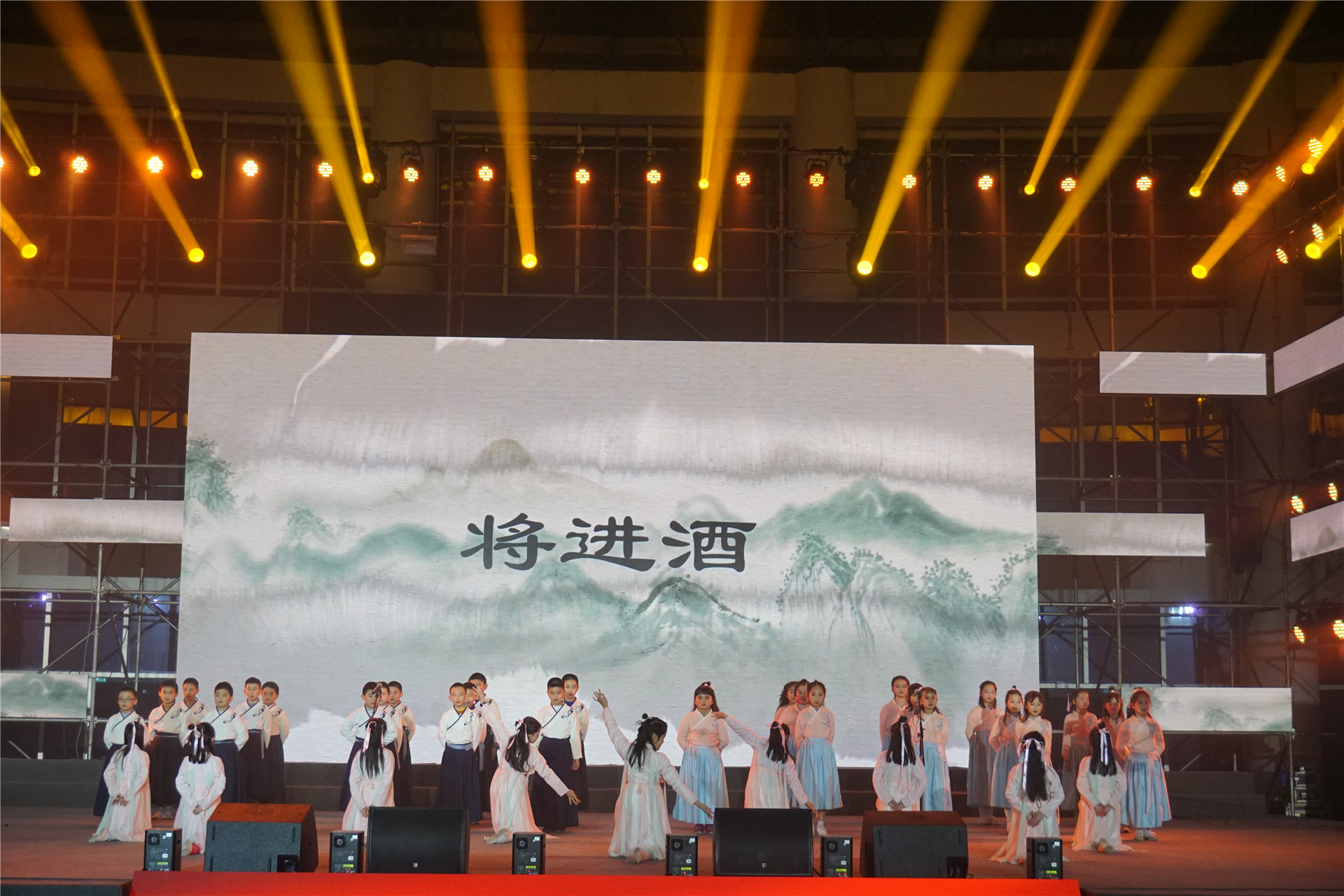 区第三届道德模范暨第九届美德少年颁奖晚会 (6).JPG