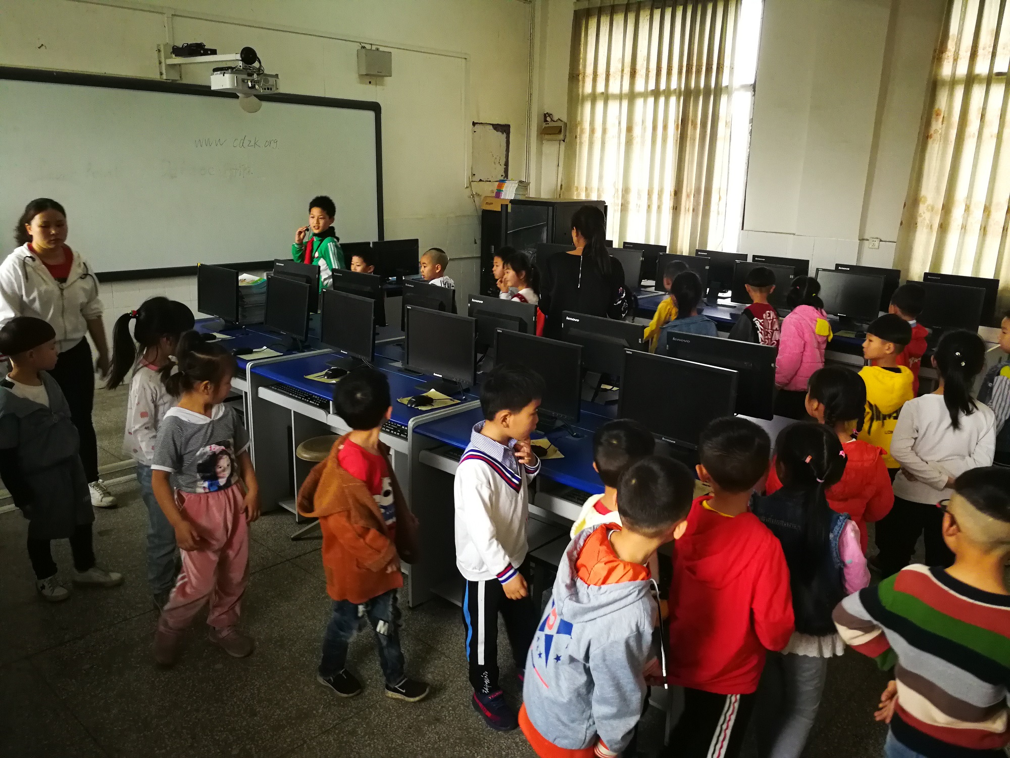 红花小学迎接红星幼儿园到校游学 (3).jpg