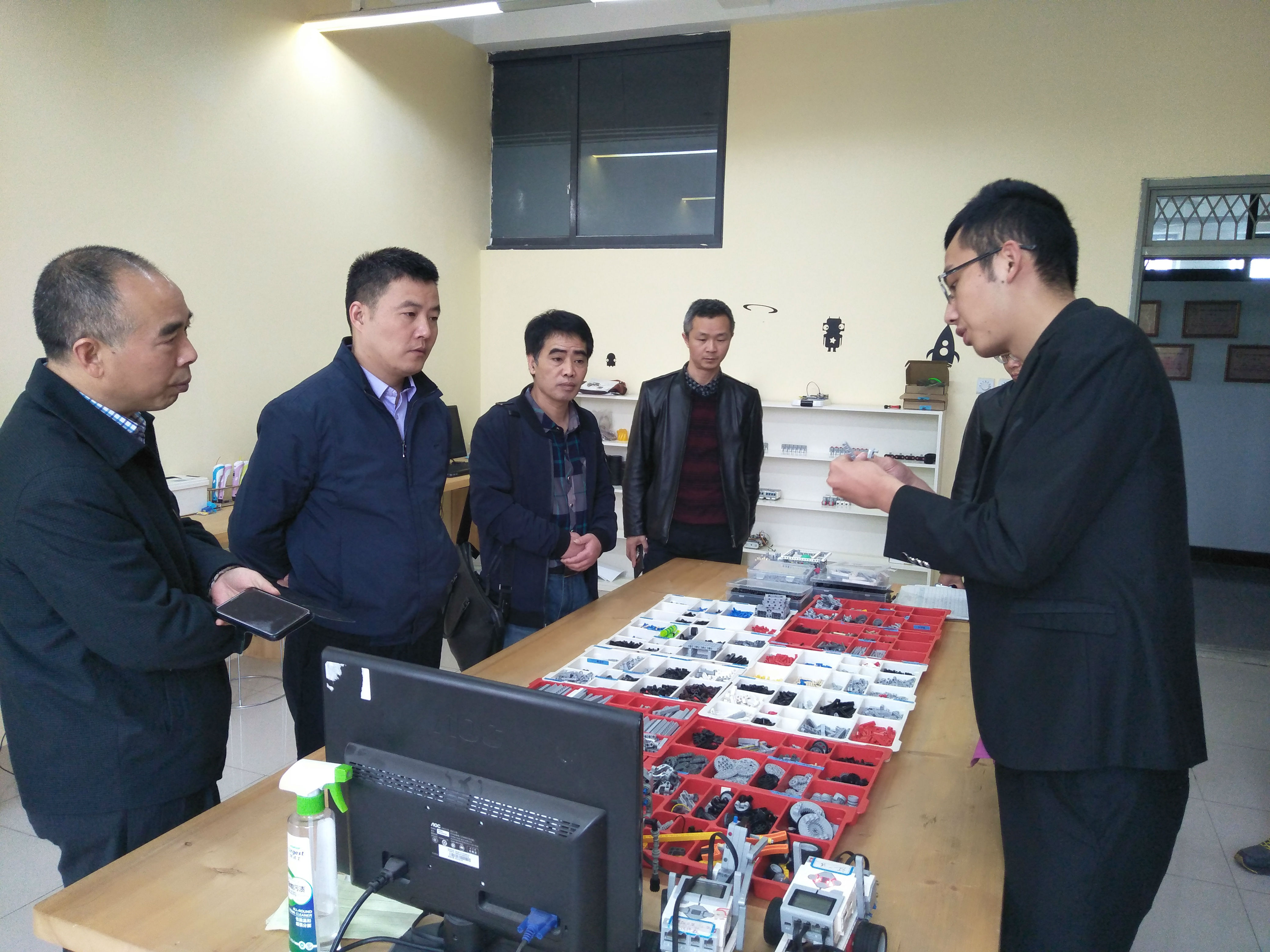 大弯小学组织参观四川建筑职业技术学院 (2).jpg