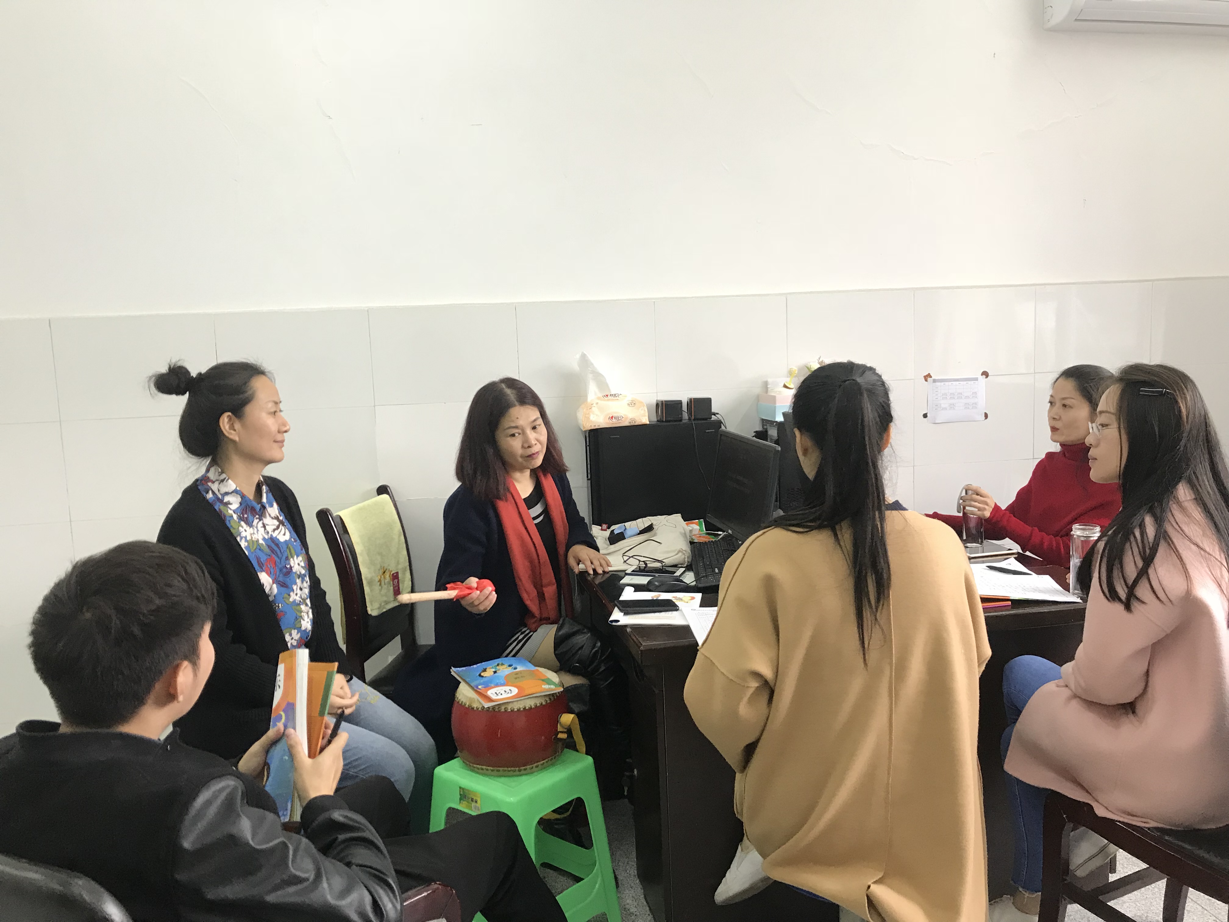 大弯小学音乐组开展新体系培训 (8).JPG