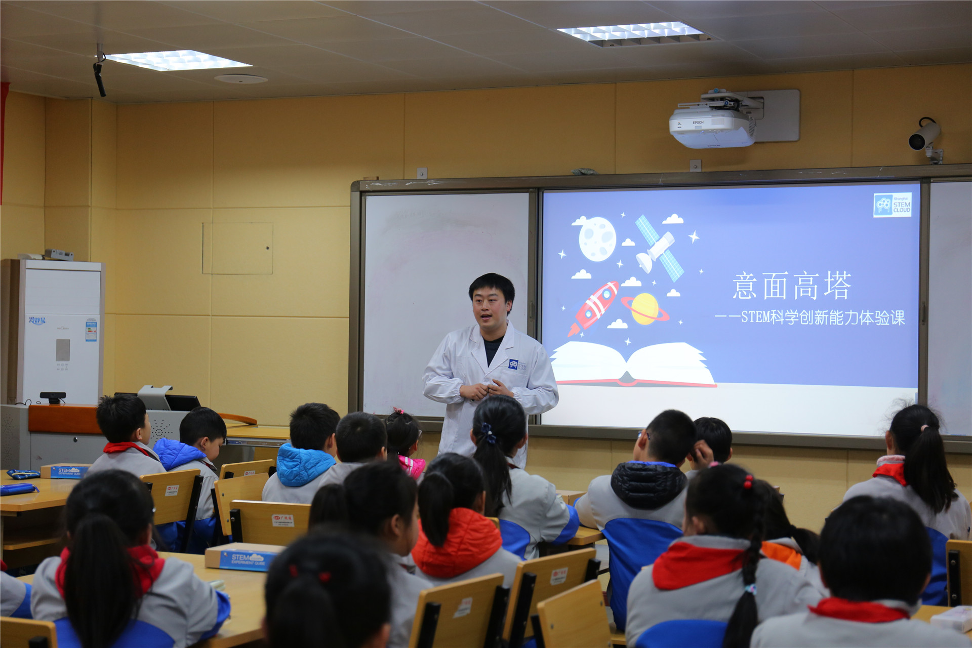 2019-3-7STEM课堂观摩及教研活动活动 (2).JPG