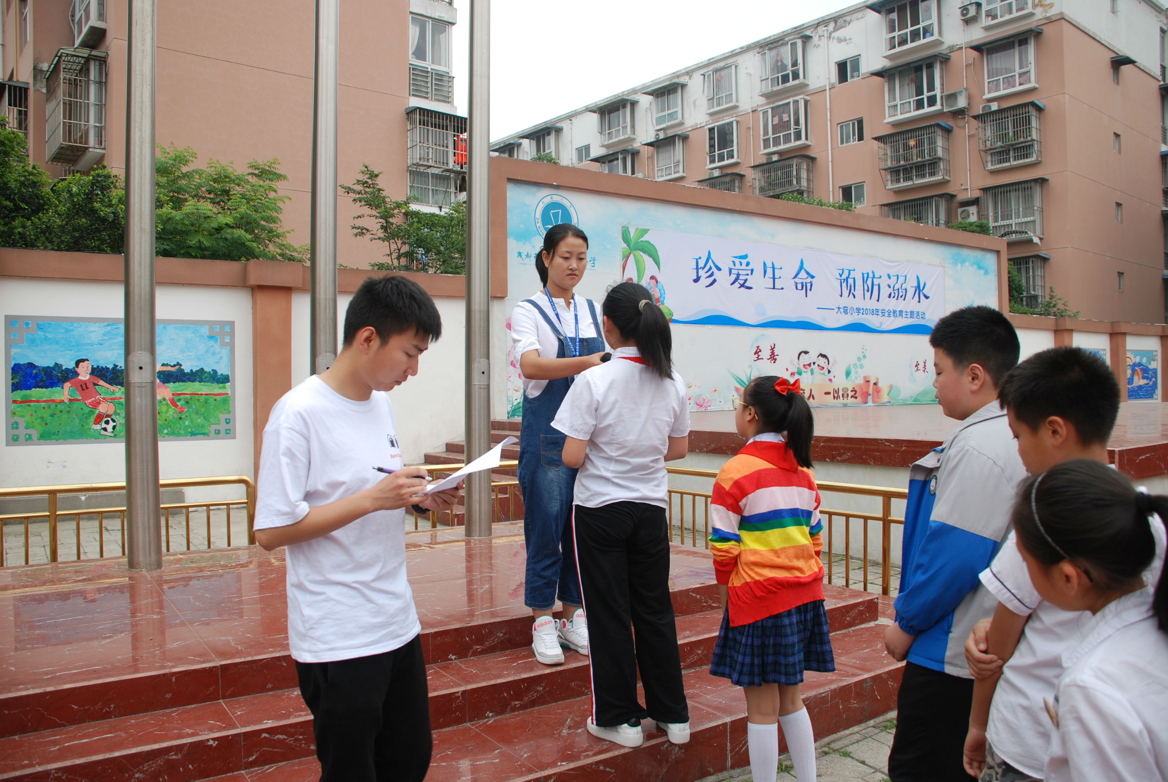 防震减灾应急演练 (7).JPG