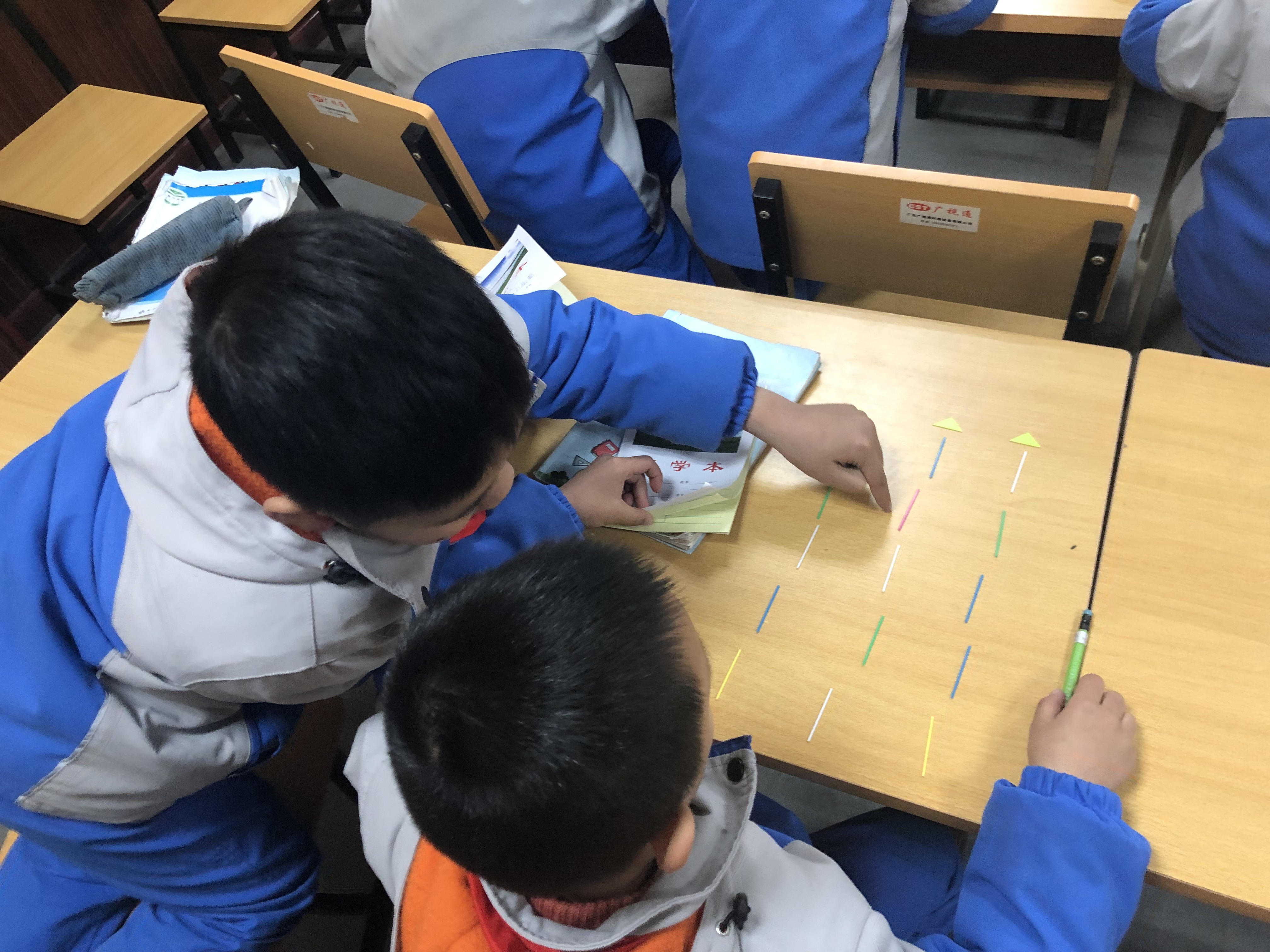 大弯小学数学组开展青年教师赛课活动 (6).jpg