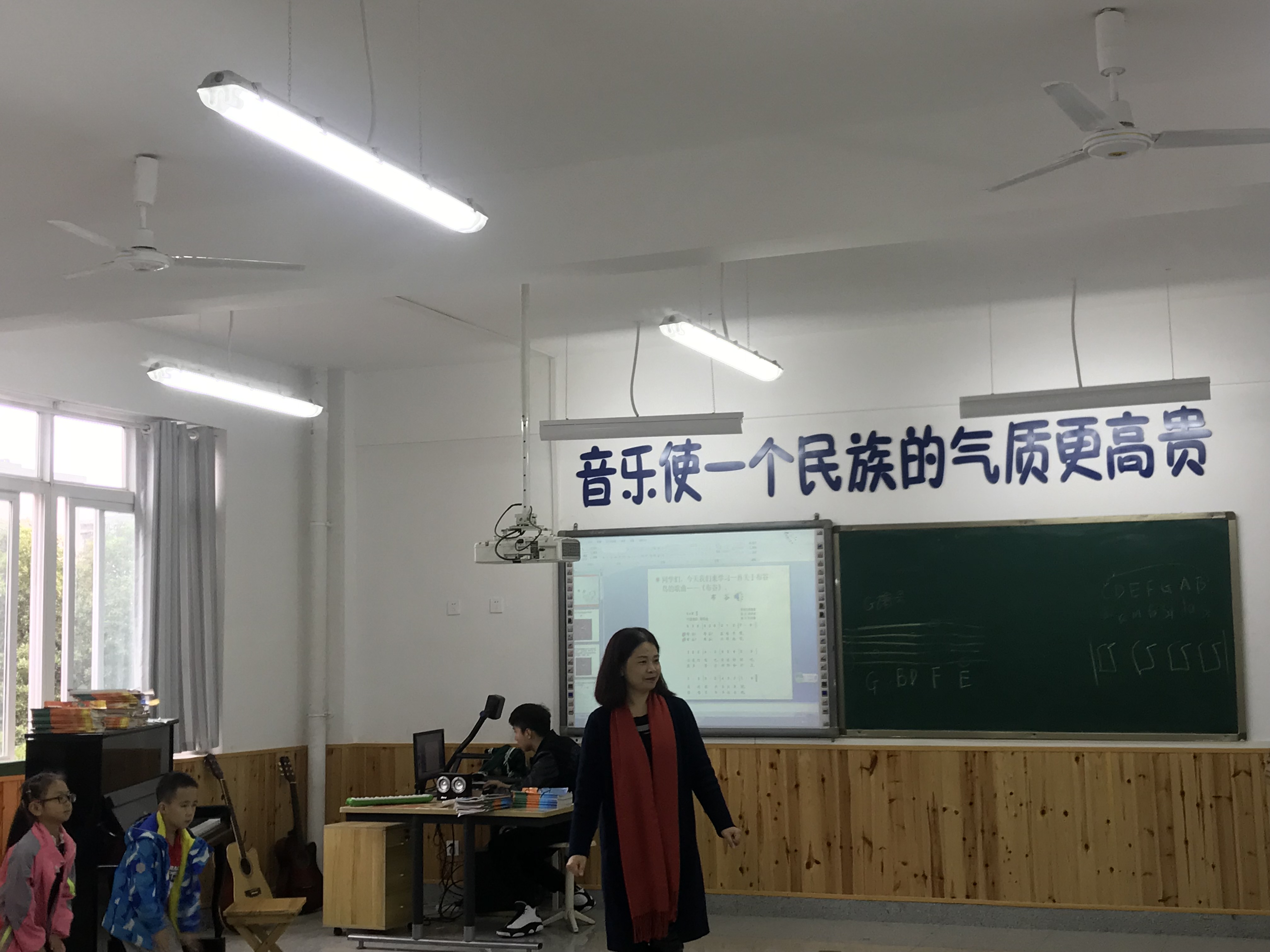 大弯小学音乐组开展新体系培训 (1).JPG
