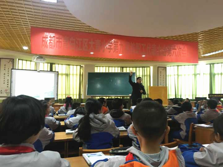 王有志老师参加学校语文组教研活动 (1).jpg