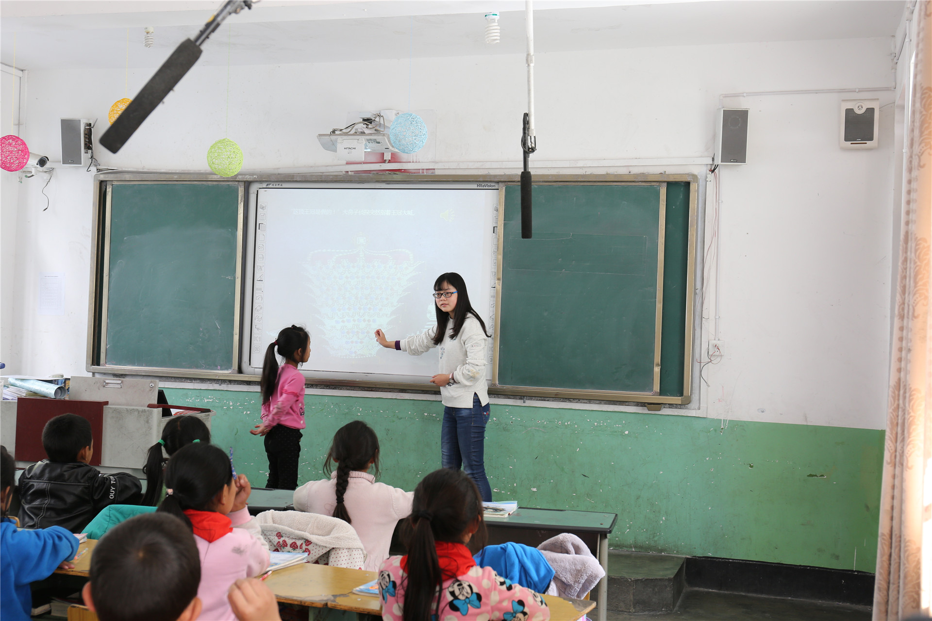 2乃渠小学课堂 (7).JPG