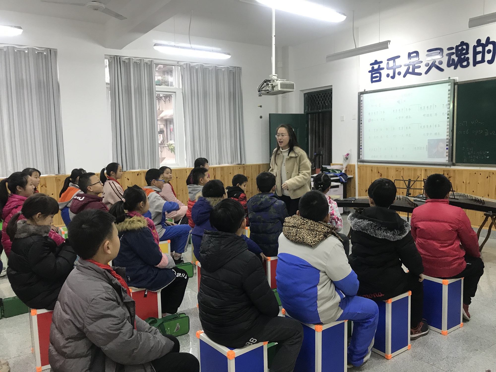 2018—2019下期音乐组第一次教研 (1).JPG
