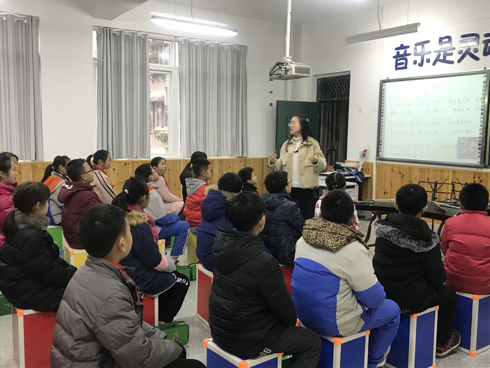 2018—2019下期音乐组第一次教研 (4).JPG
