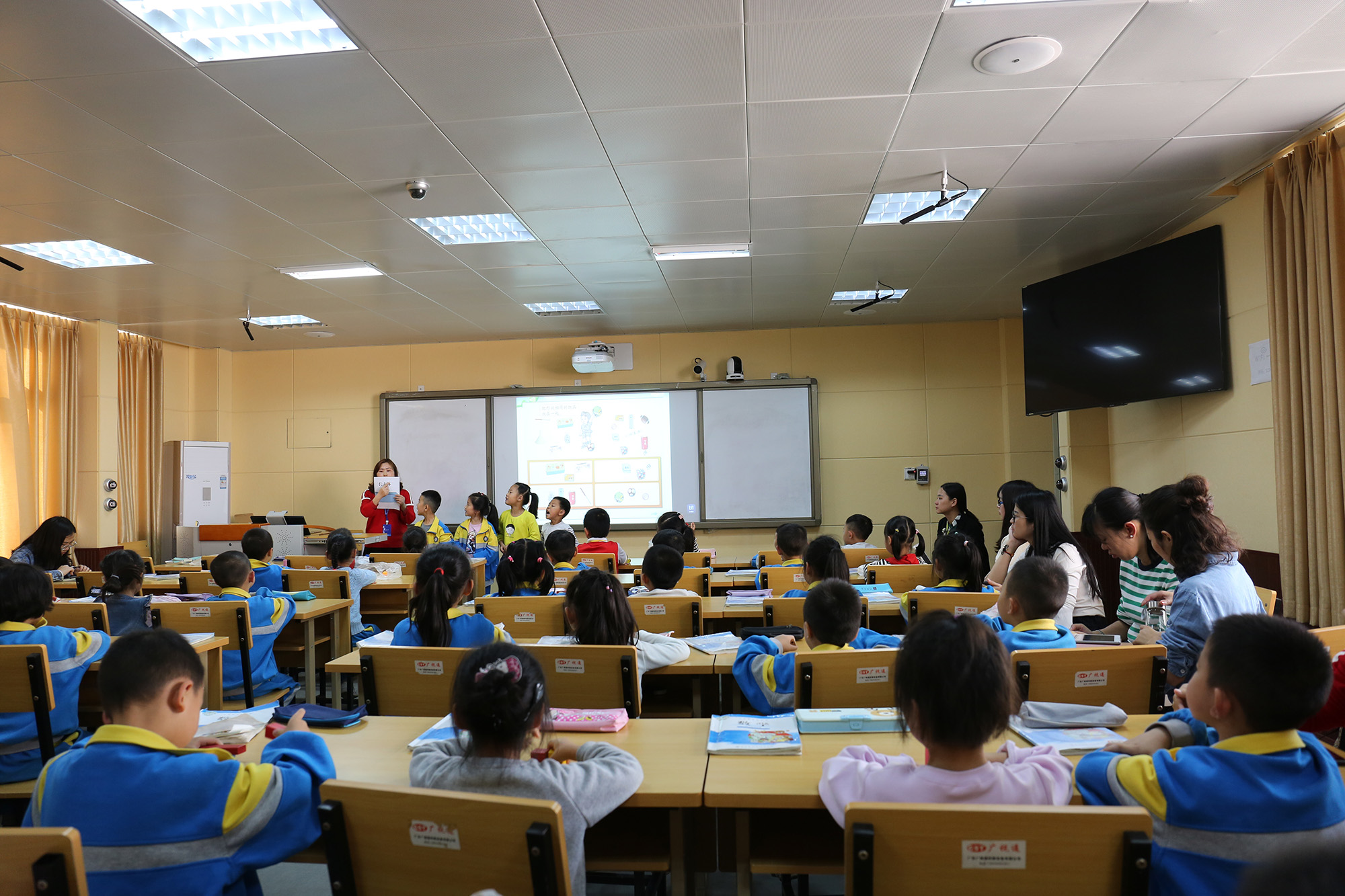 2018-10-30大弯小学数学组开展教研活动 (3).jpg