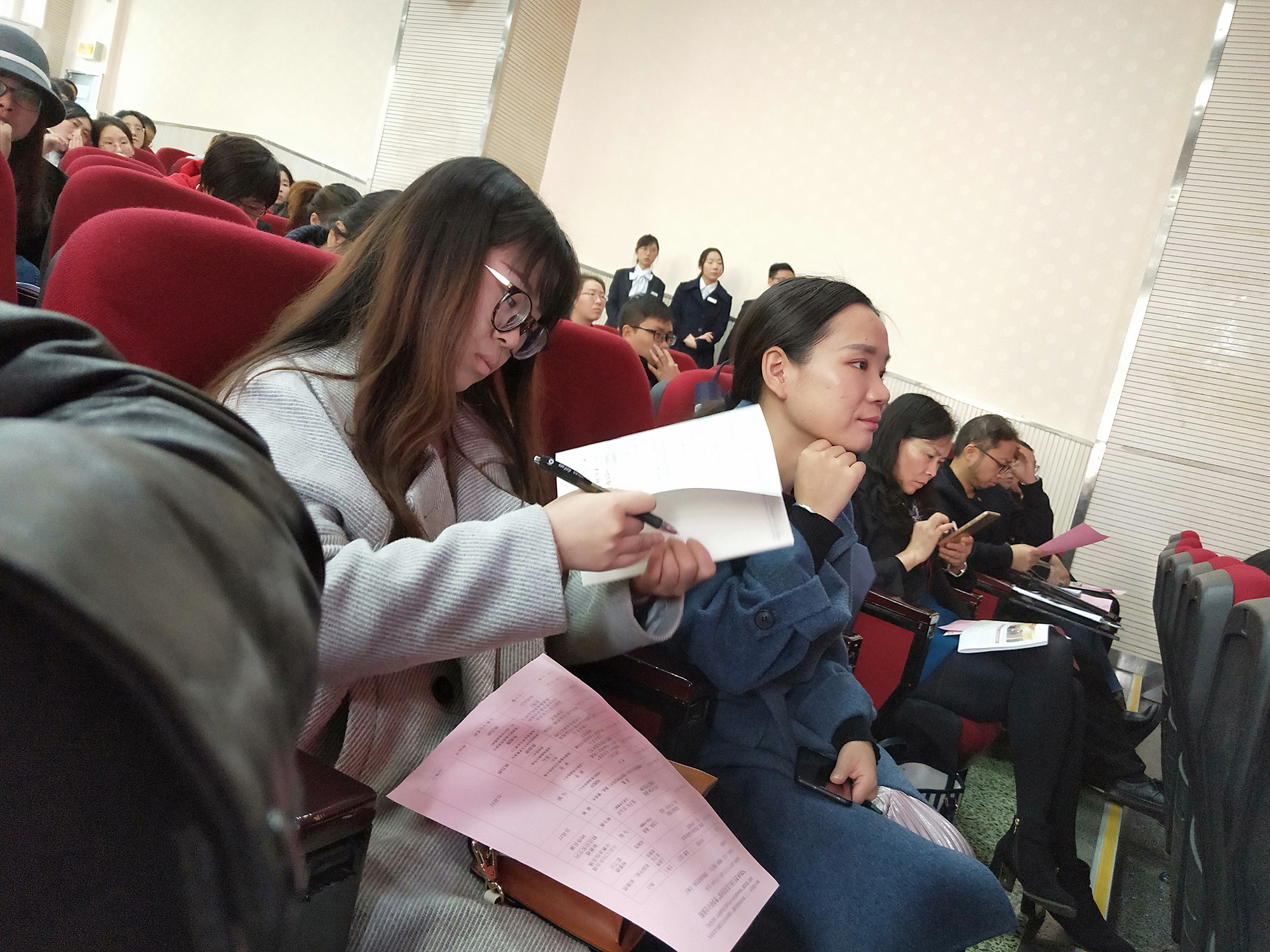 2018-10-25大弯小学教师到川师大附属圣菲小学参加steam学习 (6).jpg