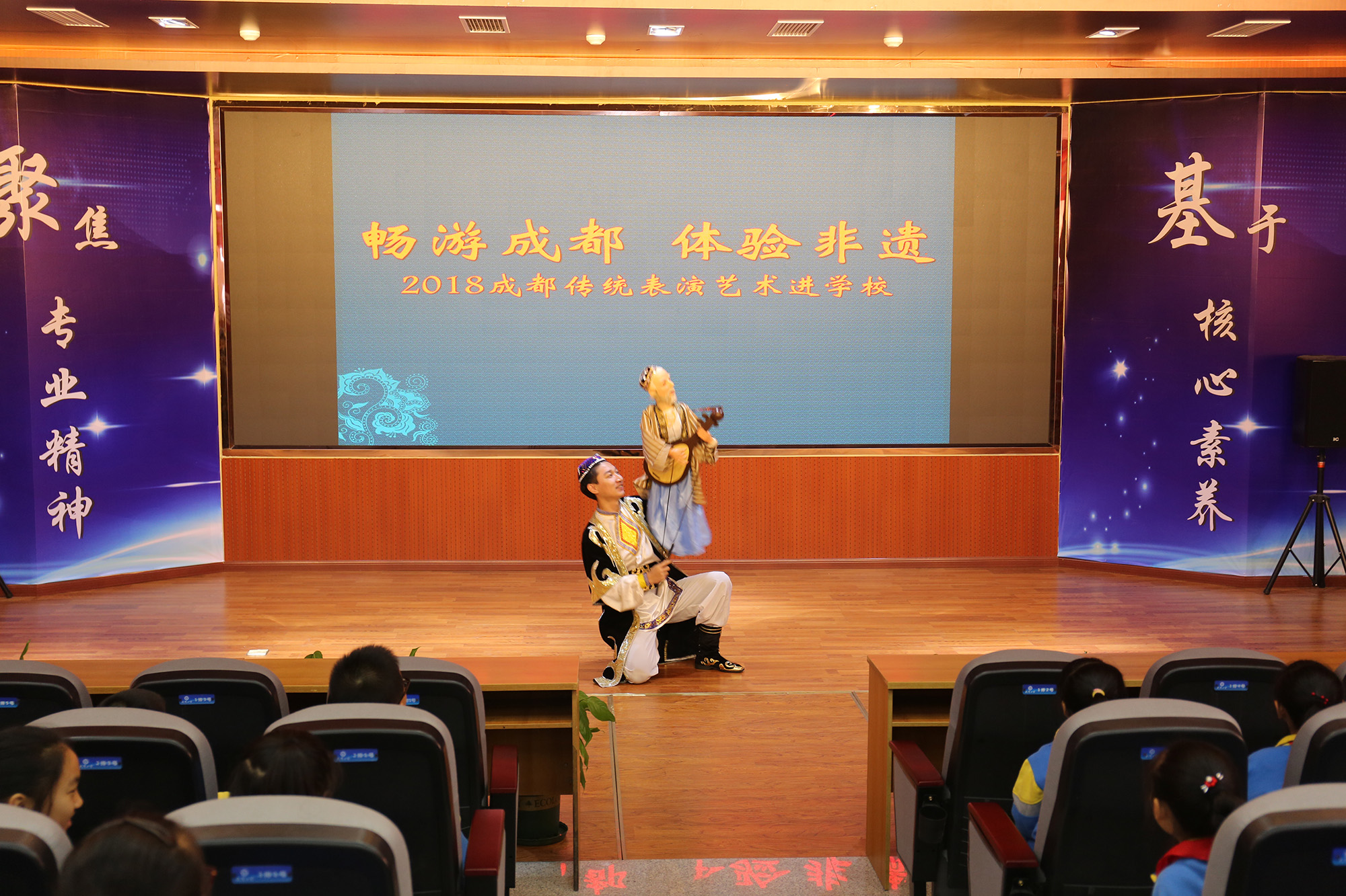 2018-10-29非遗进社区 (18).jpg