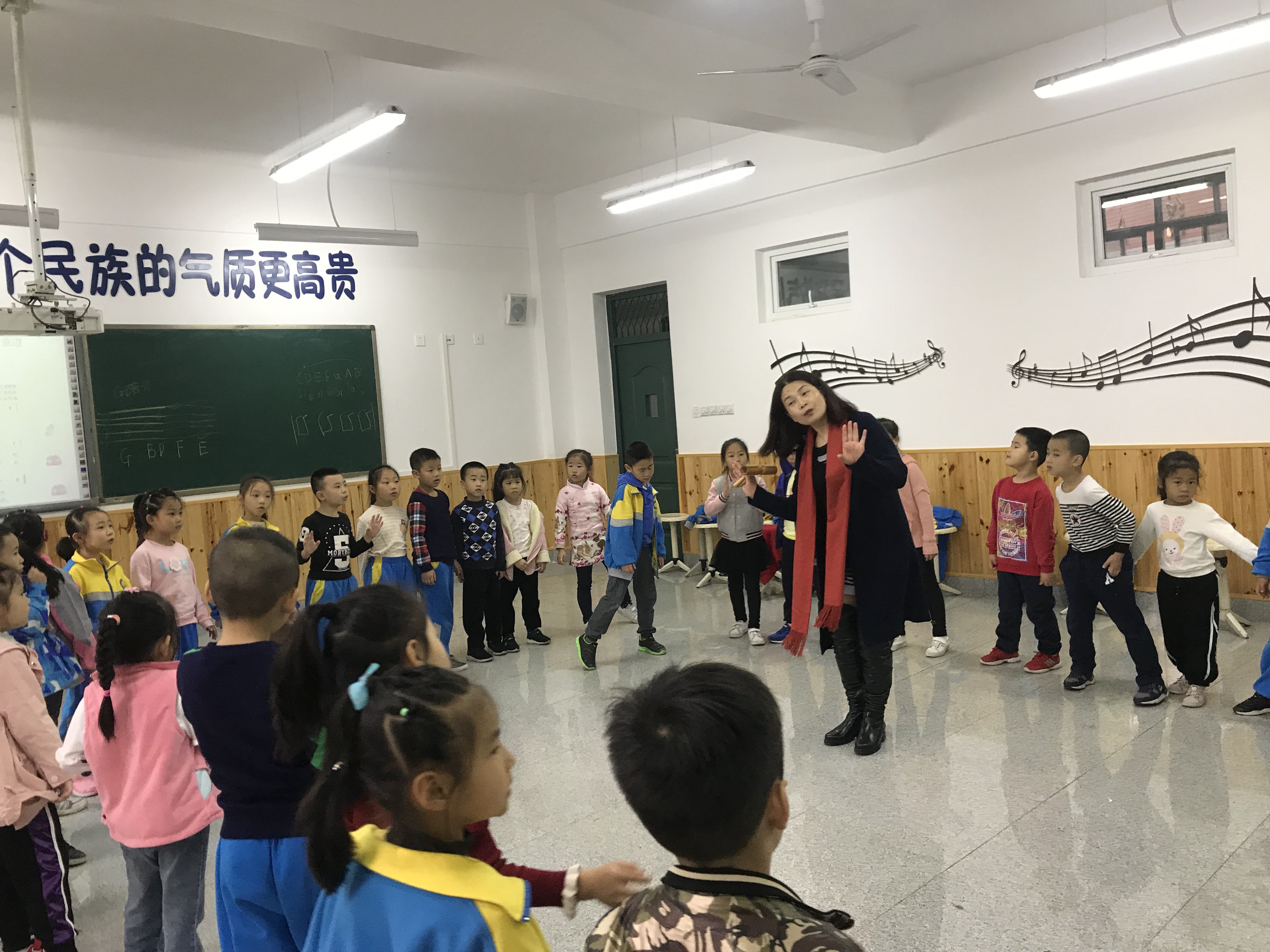 大弯小学音乐组开展新体系培训 (7).JPG
