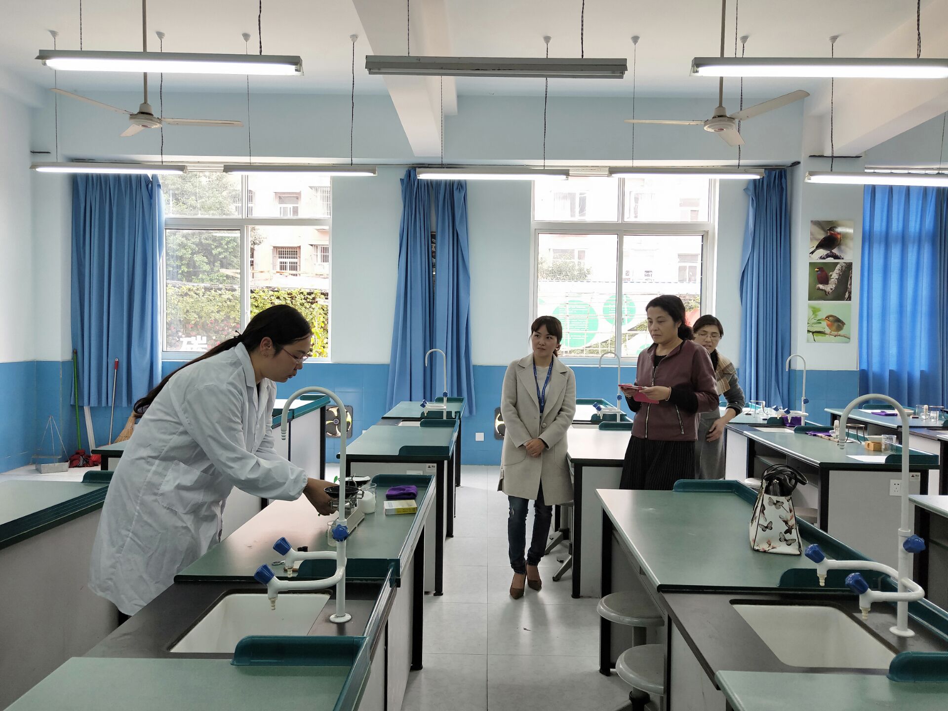 2018-10-23大弯小学迎接区实验教学评估检查 (5).jpg