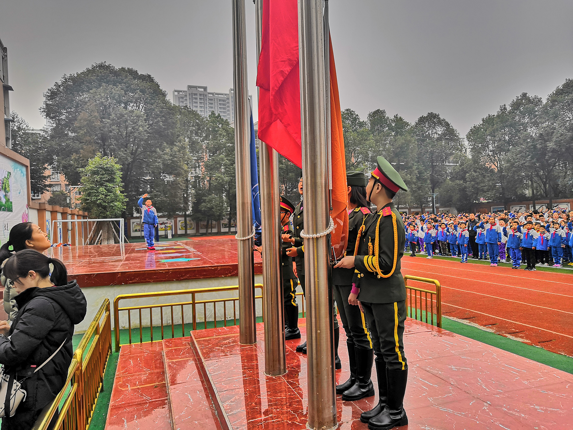 保护校园环境,构建美丽大弯 (2).jpg