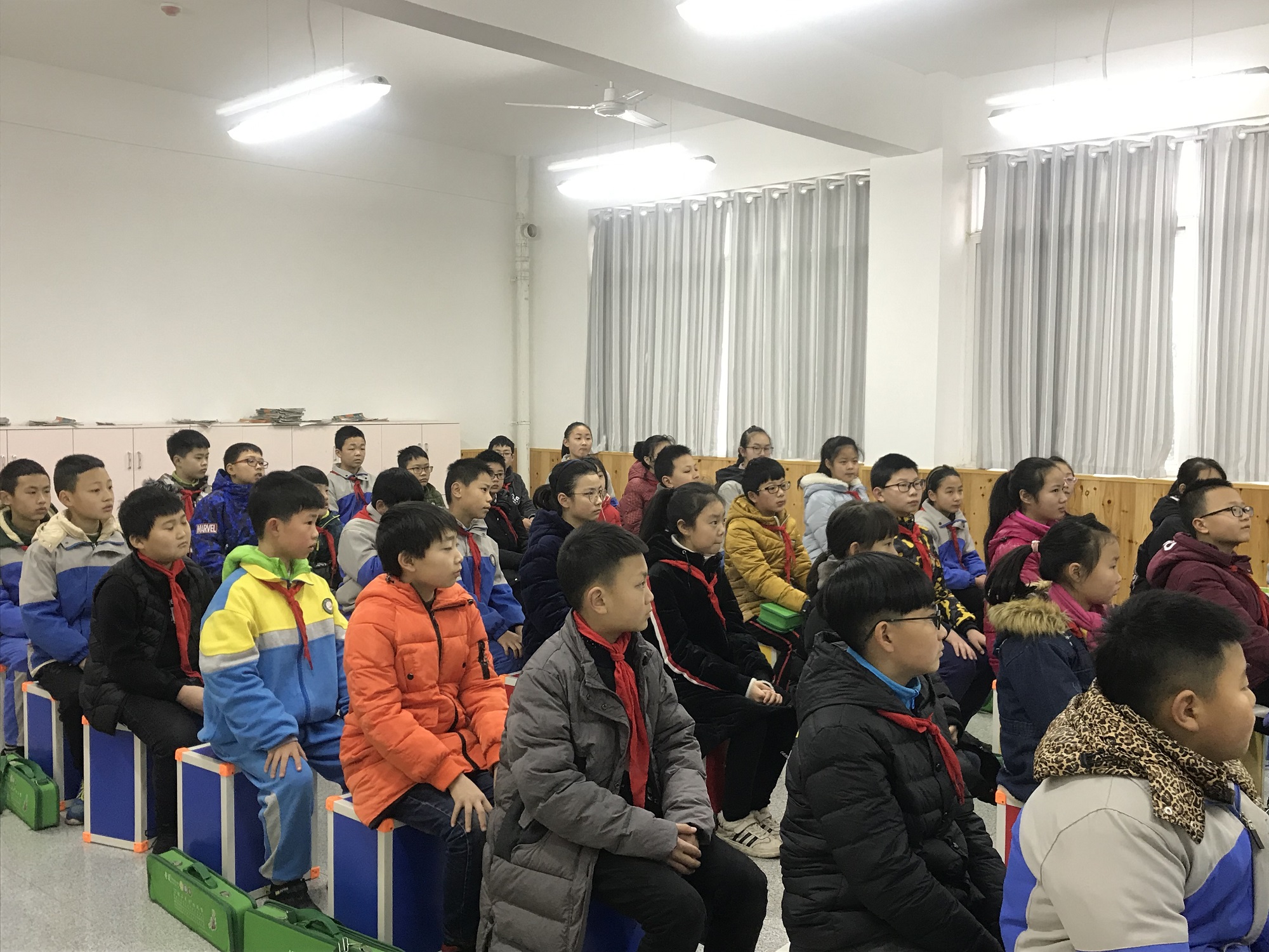 2018—2019下期音乐组第一次教研 (2).JPG