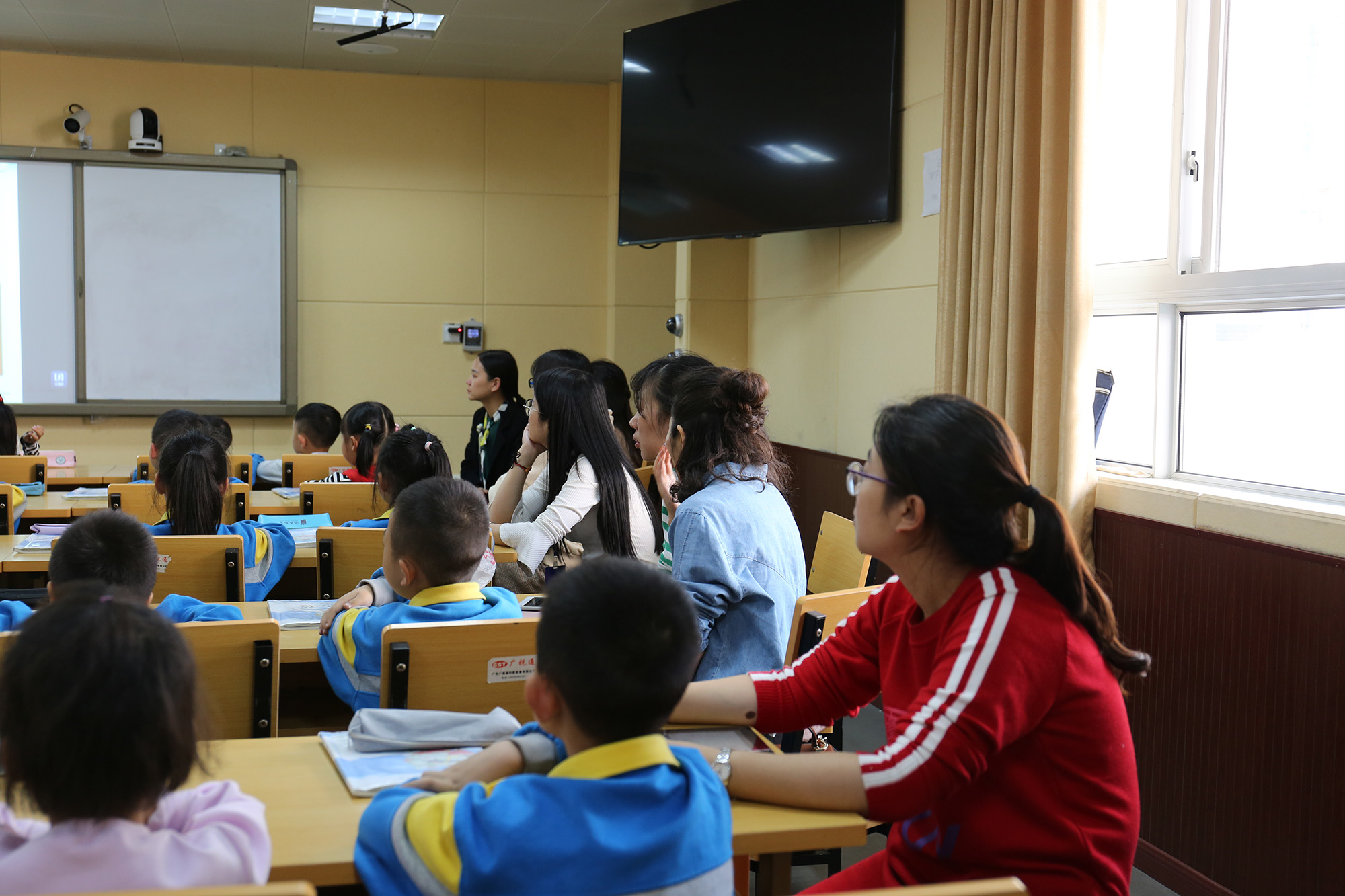 2018-10-30大弯小学数学组开展教研活动 (4).jpg