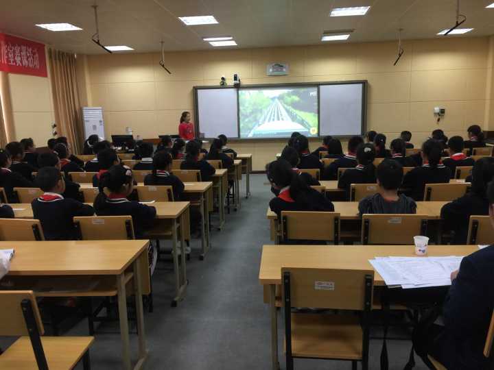 大弯小学数学组开展青年教师赛课 (8).jpg